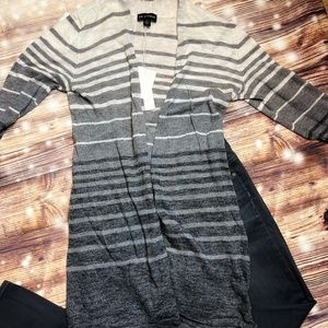 NWT I.N. Studio Gray & White Cardigan Size S